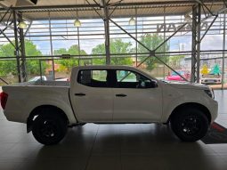 
										Nissan Navara 2.5D Xe D Cab 4X2 full									