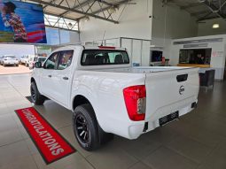 
										Nissan Navara 2.5D Xe D Cab 4X2 full									