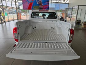 Nissan Navara 2.5D Xe D Cab 4X2