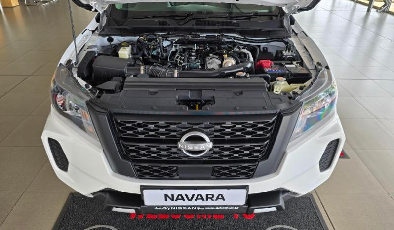 
								Nissan Navara 2.5D Xe D Cab 4X2 full									