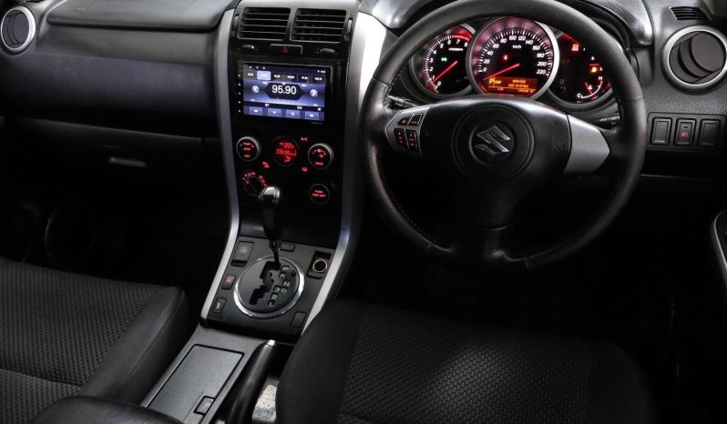 
								Suzuki Grand Vitara 2.4 At full									