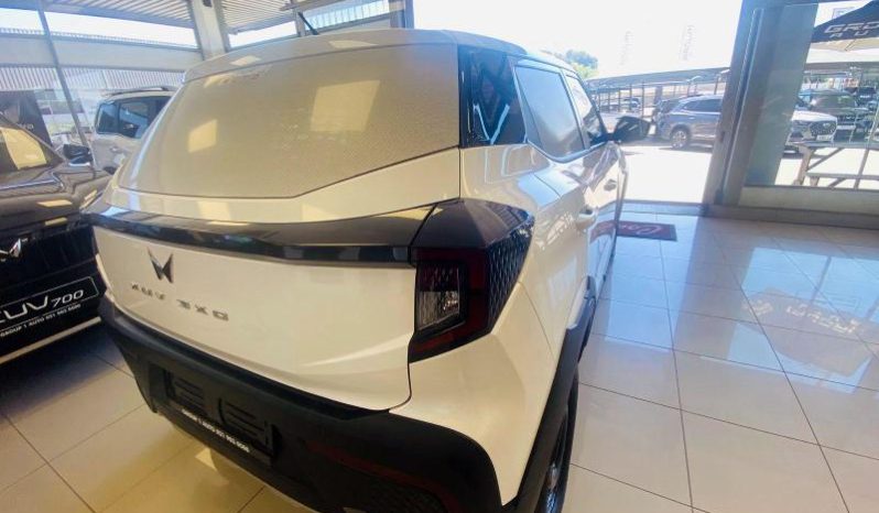 
								Mahindra XUV 3X0 1.2 MX1 MT – PV full									
