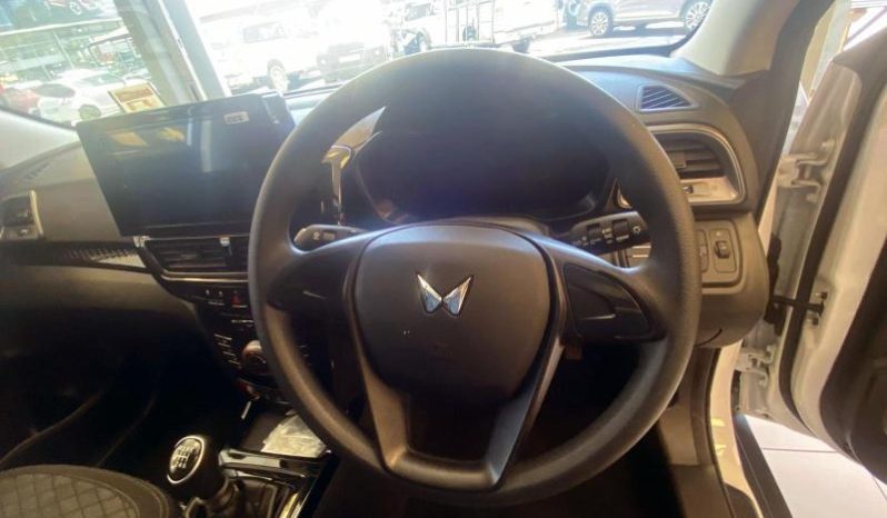 
								Mahindra XUV 3X0 1.2 MX1 MT – PV full									