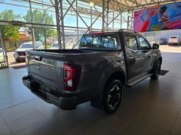
										Nissan Navara 2.5D Le D Cab 4X2 At full									