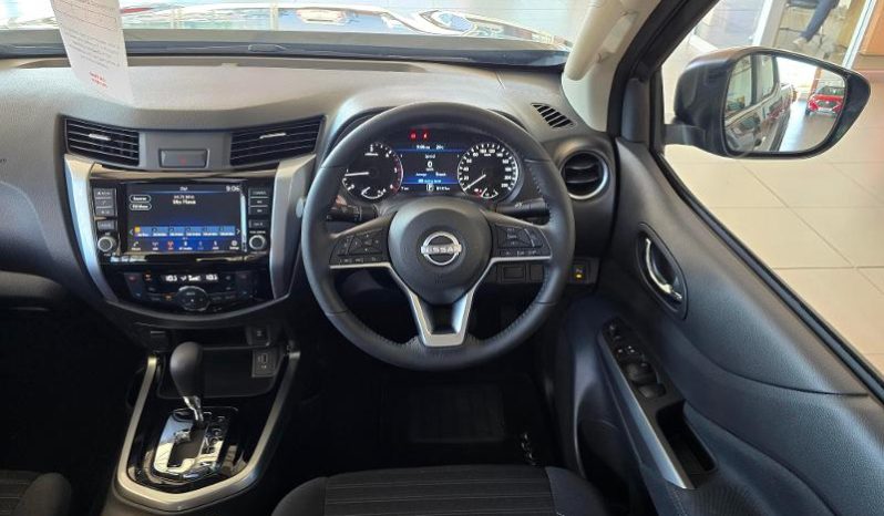 
								Nissan Navara 2.5D Le D Cab 4X2 At full									