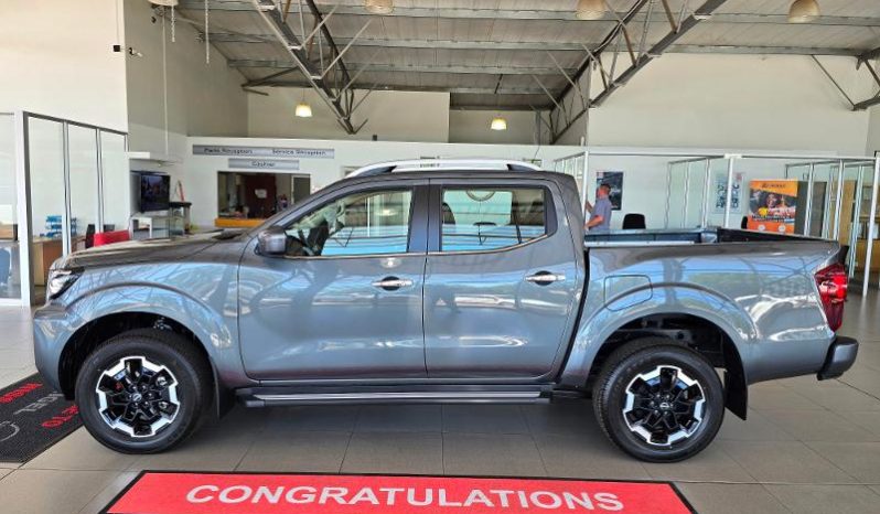 
								Nissan Navara 2.5D Le D Cab 4X2 At full									