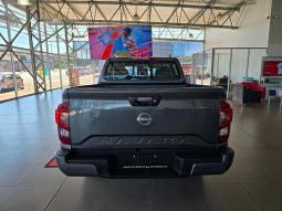 
										Nissan Navara 2.5D Le D Cab 4X2 At full									