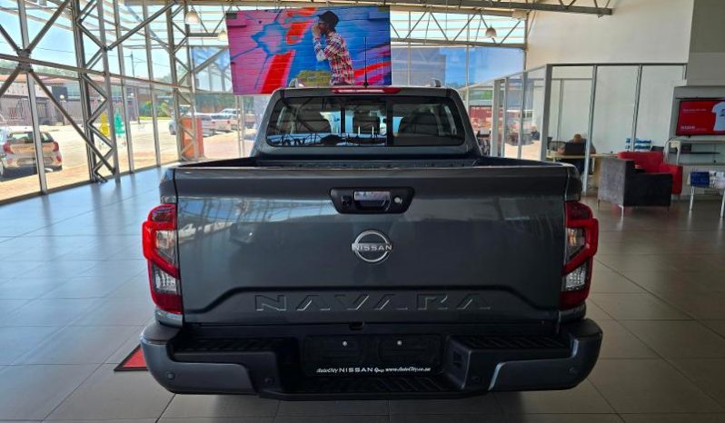 
								Nissan Navara 2.5D Le D Cab 4X2 At full									