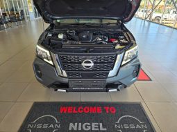 
										Nissan Navara 2.5D Le D Cab 4X2 At full									