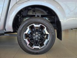 
										Nissan Navara 2.5D Le D Cab 4X2 At full									