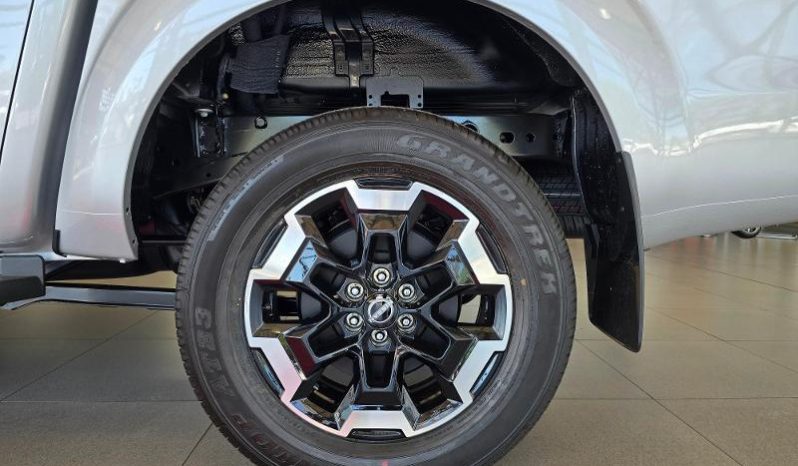 
								Nissan Navara 2.5D Le D Cab 4X2 At full									