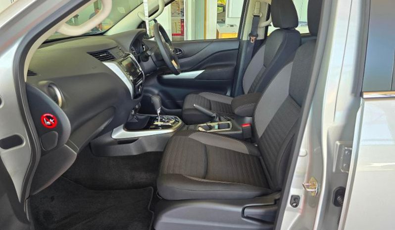 
								Nissan Navara 2.5D Le D Cab 4X2 At full									