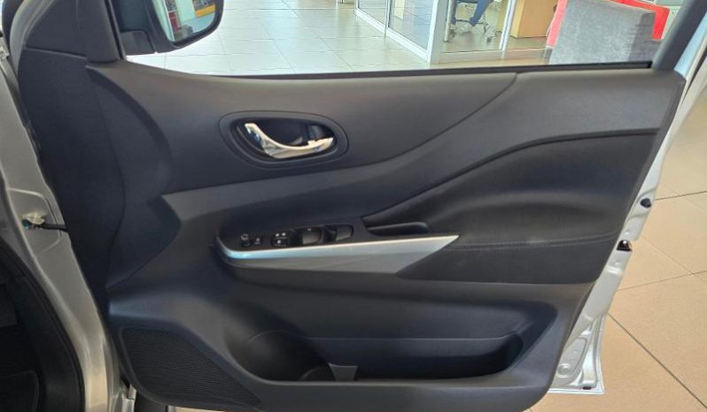 
								Nissan Navara 2.5D Le D Cab 4X2 At full									