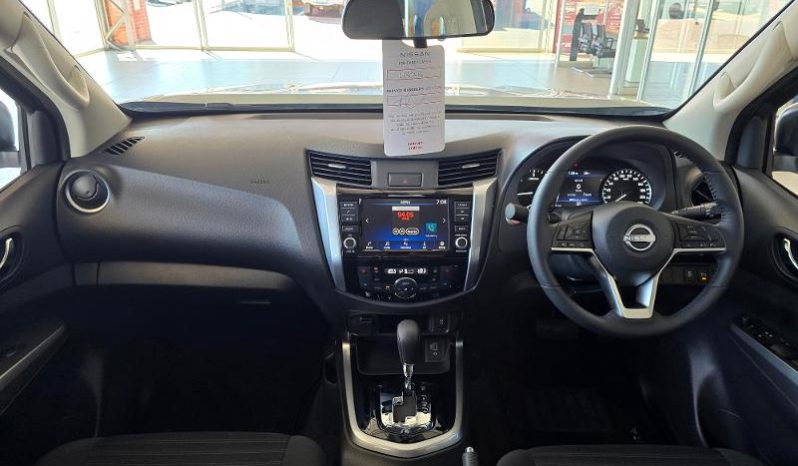 
								Nissan Navara 2.5D Le D Cab 4X2 At full									