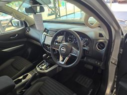 
										Nissan Navara 2.5D Le D Cab 4X2 At full									
