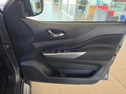 
										Nissan Navara 2.5D Le D Cab 4X2 At full									