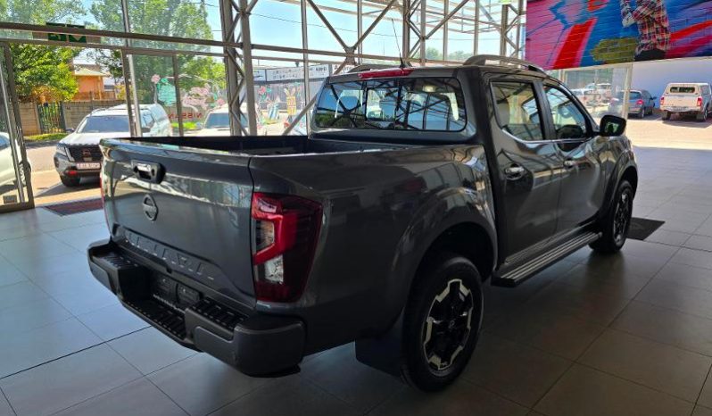 
								Nissan Navara 2.5D Le D Cab 4X2 At full									