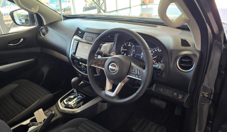
								Nissan Navara 2.5D Le D Cab 4X2 At full									