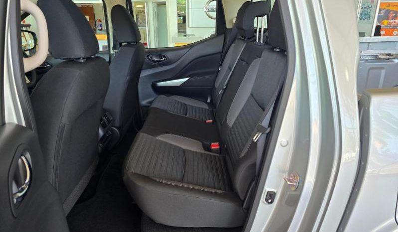 
								Nissan Navara 2.5D Le D Cab 4X2 At full									