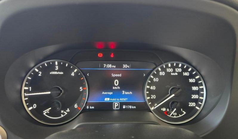 
								Nissan Navara 2.5D Le D Cab 4X2 At full									
