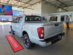 
										Nissan Navara 2.5D Le D Cab 4X2 At full									