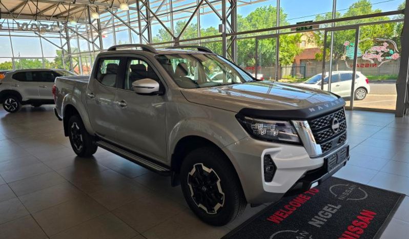 
								Nissan Navara 2.5D Le D Cab 4X2 At full									