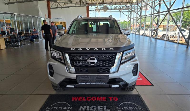 
								Nissan Navara 2.5D Le D Cab 4X2 At full									