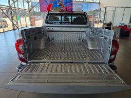 
										Nissan Navara 2.5D Le D Cab 4X2 At full									