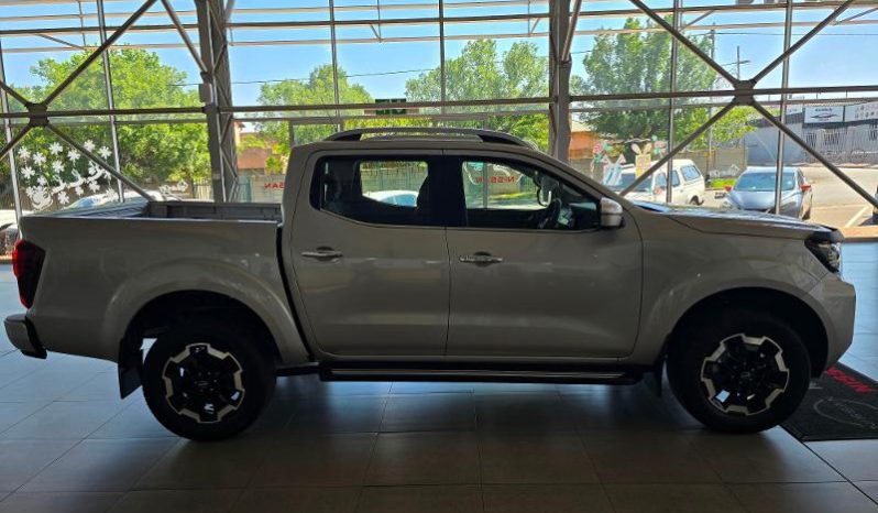 
								Nissan Navara 2.5D Le D Cab 4X2 At full									