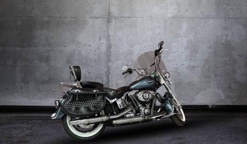 
								Harley Davidson Softail Heritage Classic 103 full									