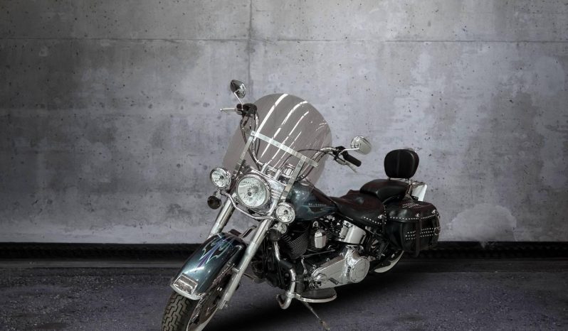 
								Harley Davidson Softail Heritage Classic 103 full									