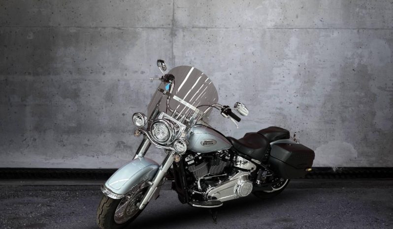 
								Harley Davidson Softail Heritage Classic 114 full									