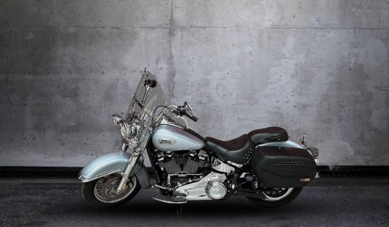 
								Harley Davidson Softail Heritage Classic 114 full									