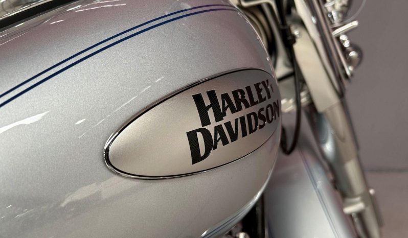 
								Harley Davidson Softail Heritage Classic 114 full									