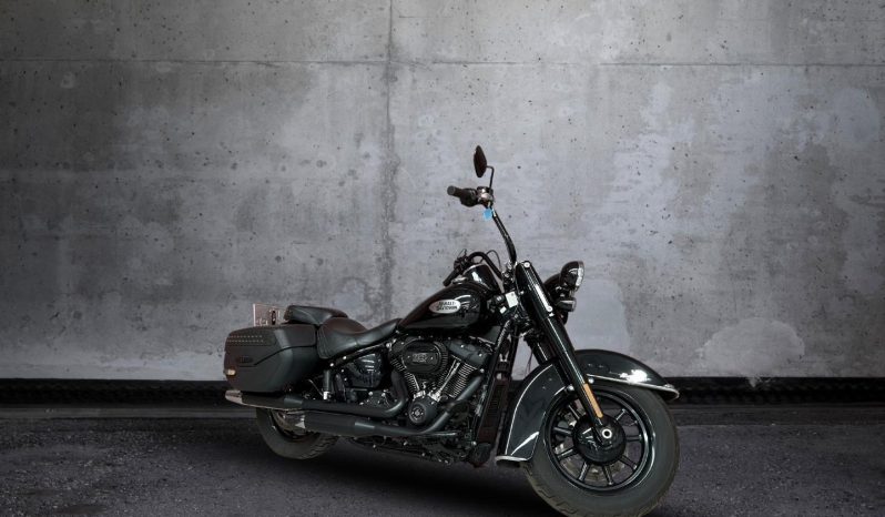 
								Harley Davidson Softail Heritage Classic 114 full									