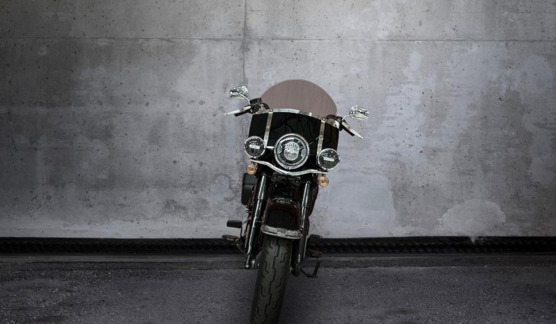 
								Harley Davidson Softail Heritage Classic 114 full									
