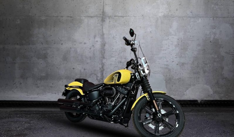 
								Harley Davidson Softail Street Bob 114 full									