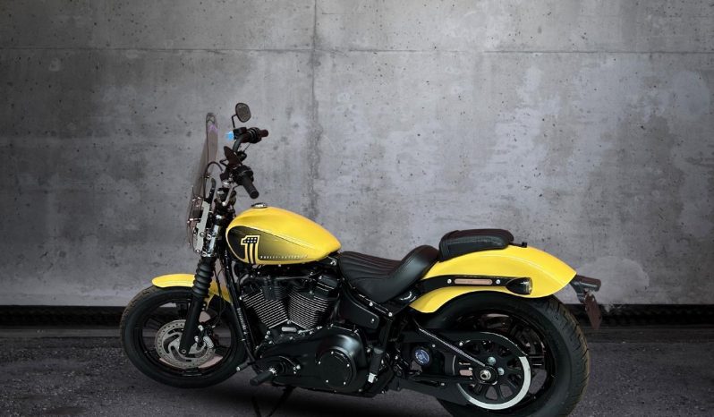 
								Harley Davidson Softail Street Bob 114 full									