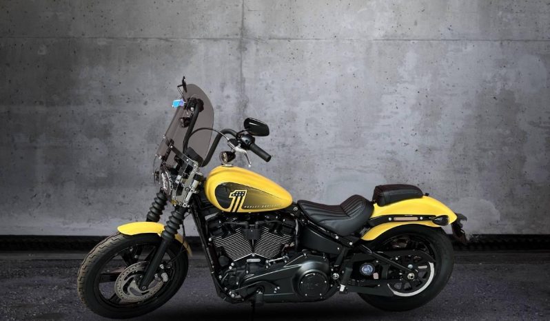 
								Harley Davidson Softail Street Bob 114 full									