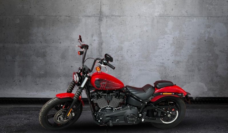 
								Harley Davidson Softail Street Bob 114 full									