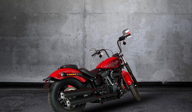 
								Harley Davidson Softail Street Bob 114 full									