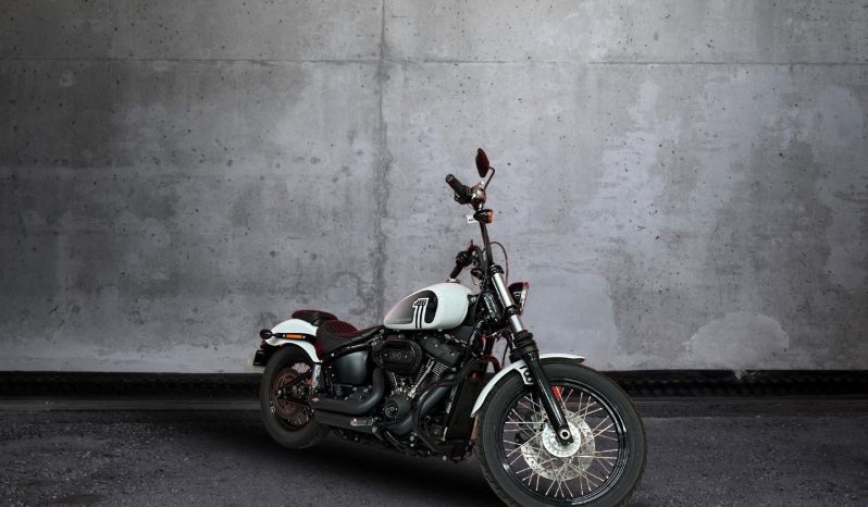 
								Harley Davidson Softail Street Bob 114 full									