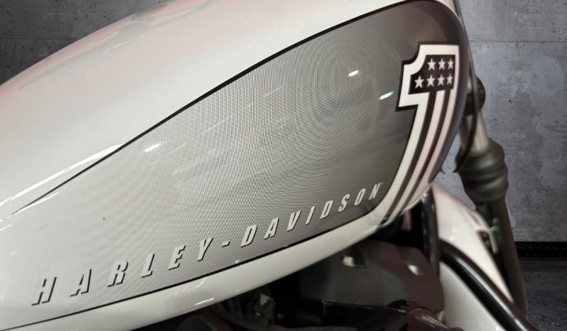
								Harley Davidson Softail Street Bob 114 full									