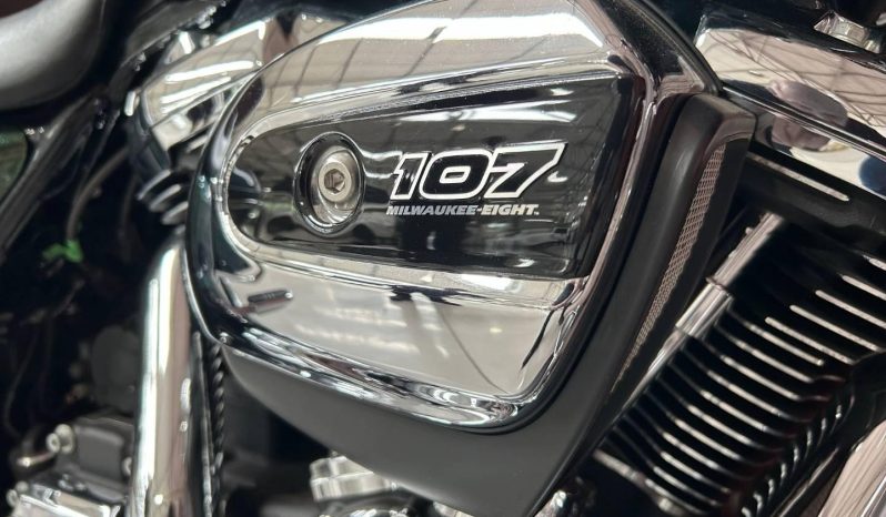 
								Harley Davidson Touring Street Glide full									