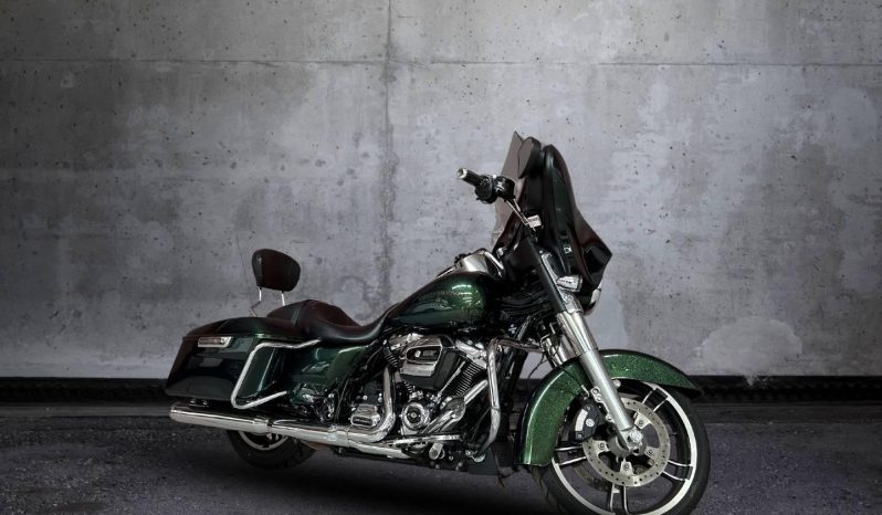 
								Harley Davidson Touring Street Glide full									