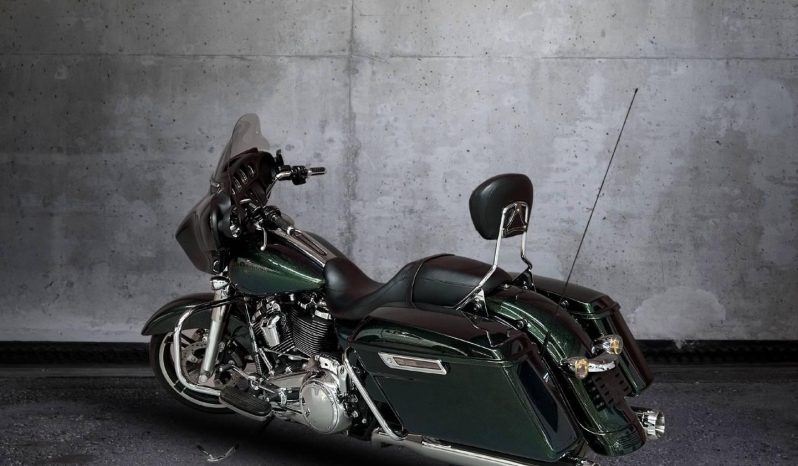 
								Harley Davidson Touring Street Glide full									