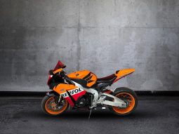 
										HONDA Cbr 1000 Rr Fireblade full									
