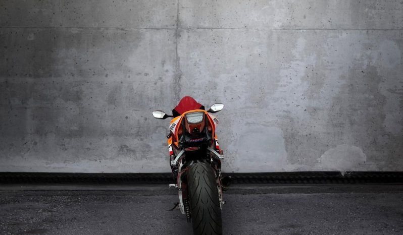 
								HONDA Cbr 1000 Rr Fireblade full									