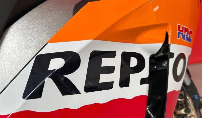 
								HONDA Cbr 1000 Rr Fireblade full									