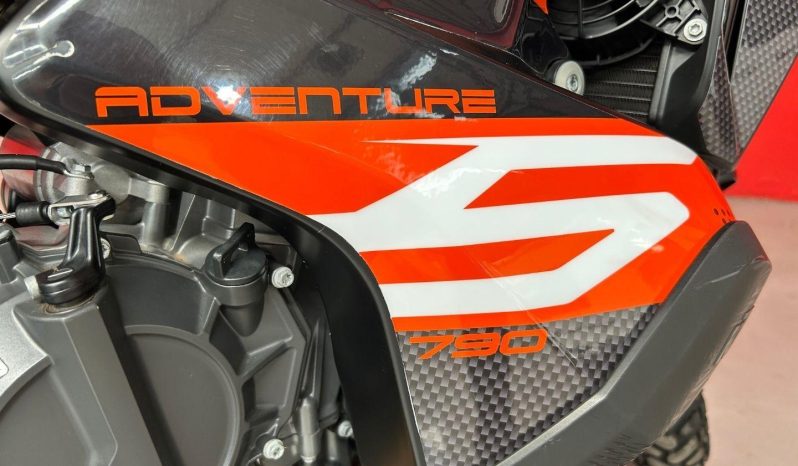 
								KTM Adventure 790 S full									